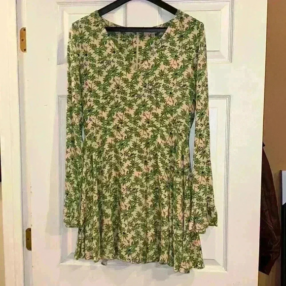 Floral Chelsea & Violet Dress-EUC Size Medium - Picture 1 of 7